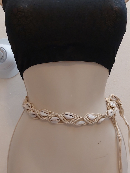 Hand Crafted Accessories - Natural Conch Shells Macrame Belt